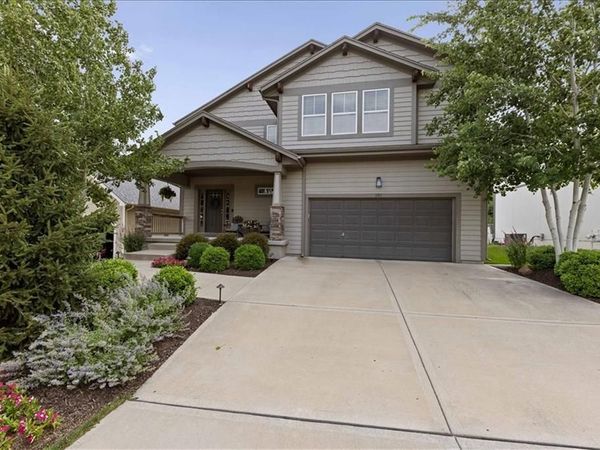 390 N Cedar Hills Street, Olathe, KS 66061