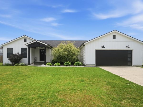 1102 Short Drive , Knox, IN 46534