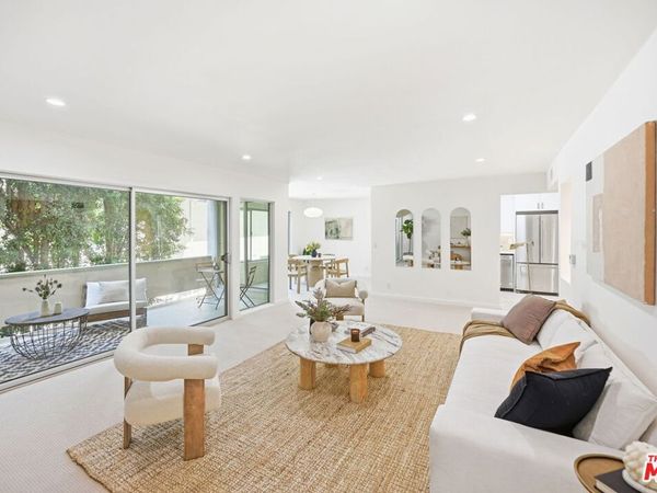 516 San Vicente Boulevard, Unit 206, Santa Monica, CA 90402