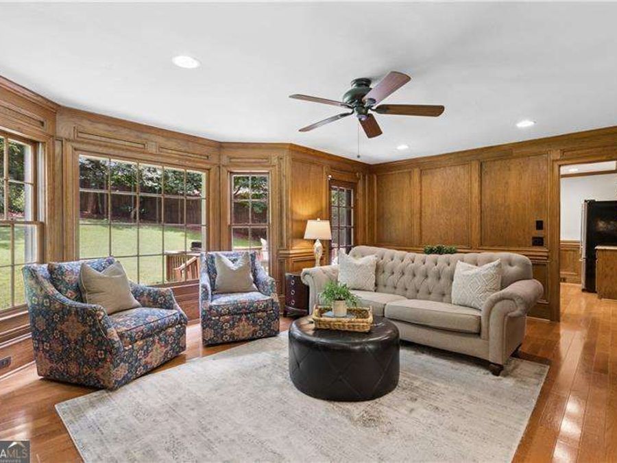 Property Image 6