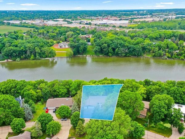 1511 N BRIARCLIFF DRIVE, Appleton, WI 54915