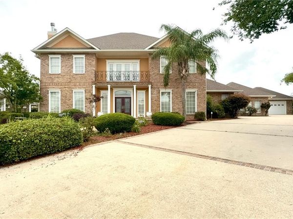 5 ASTERBROOK Court , Harvey, LA 70058