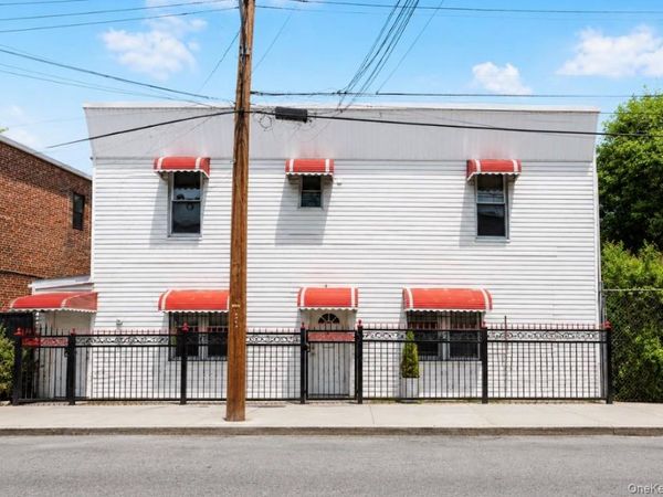735 E 211th Street, Bronx, NY 10467