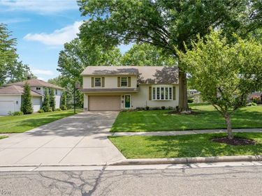 9355 Hyde Park Drive, Twinsburg, OH 44087
