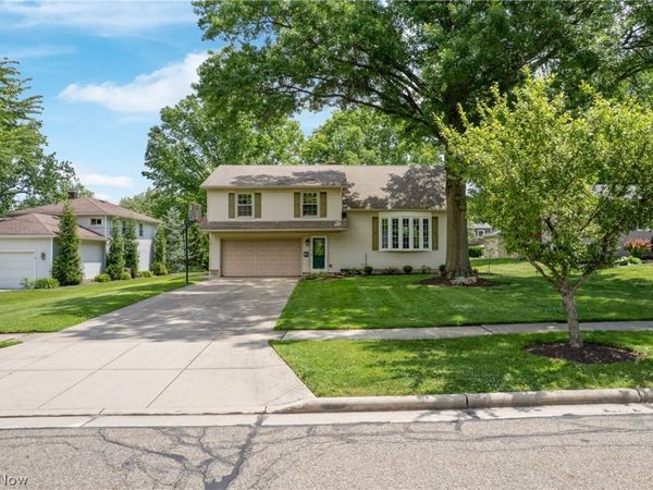 9355 Hyde Park Drive , Twinsburg, OH 44087