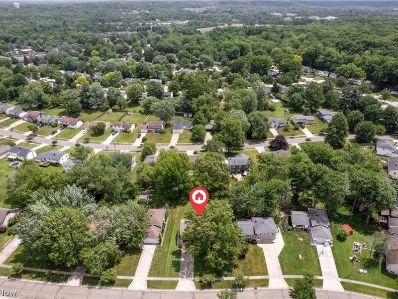 9355 Hyde Park Drive, Twinsburg, OH 44087 Photo 2