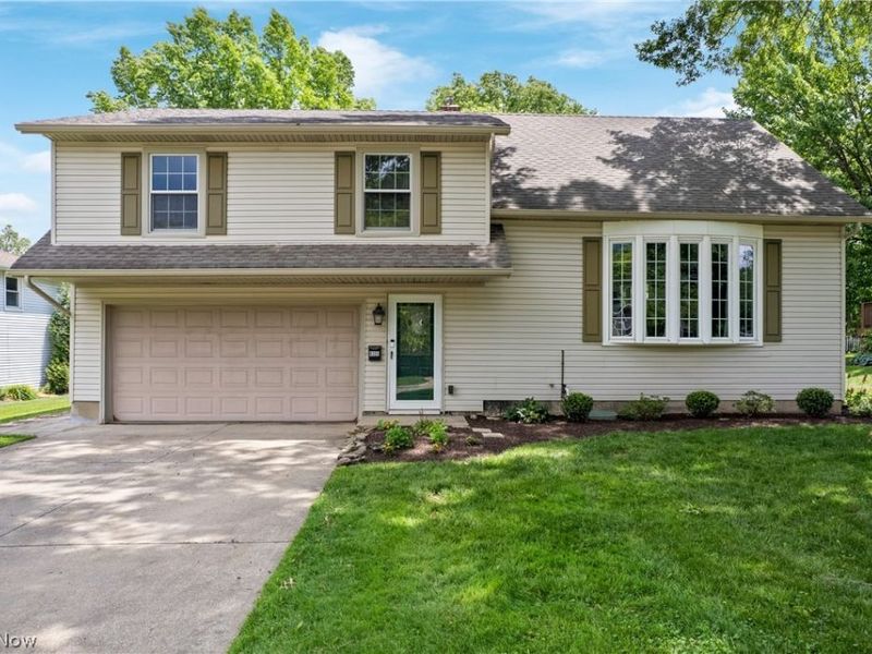 9355 Hyde Park Drive, Twinsburg, OH 44087 Photo 3