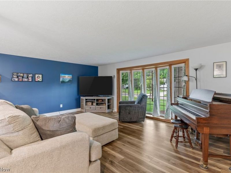9355 Hyde Park Drive, Twinsburg, OH 44087 Photo 4