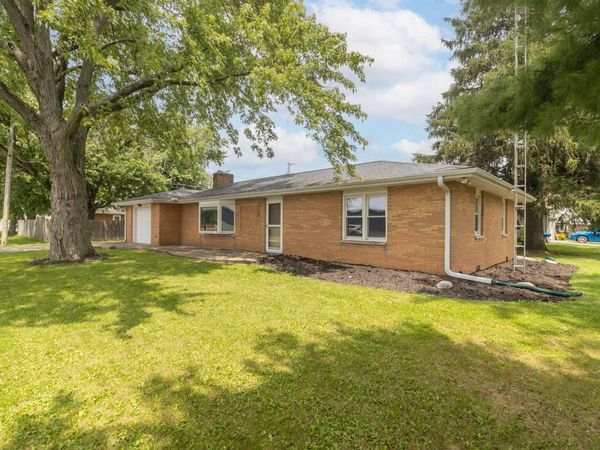2208 E Siretta Lane, Muncie, IN 47303