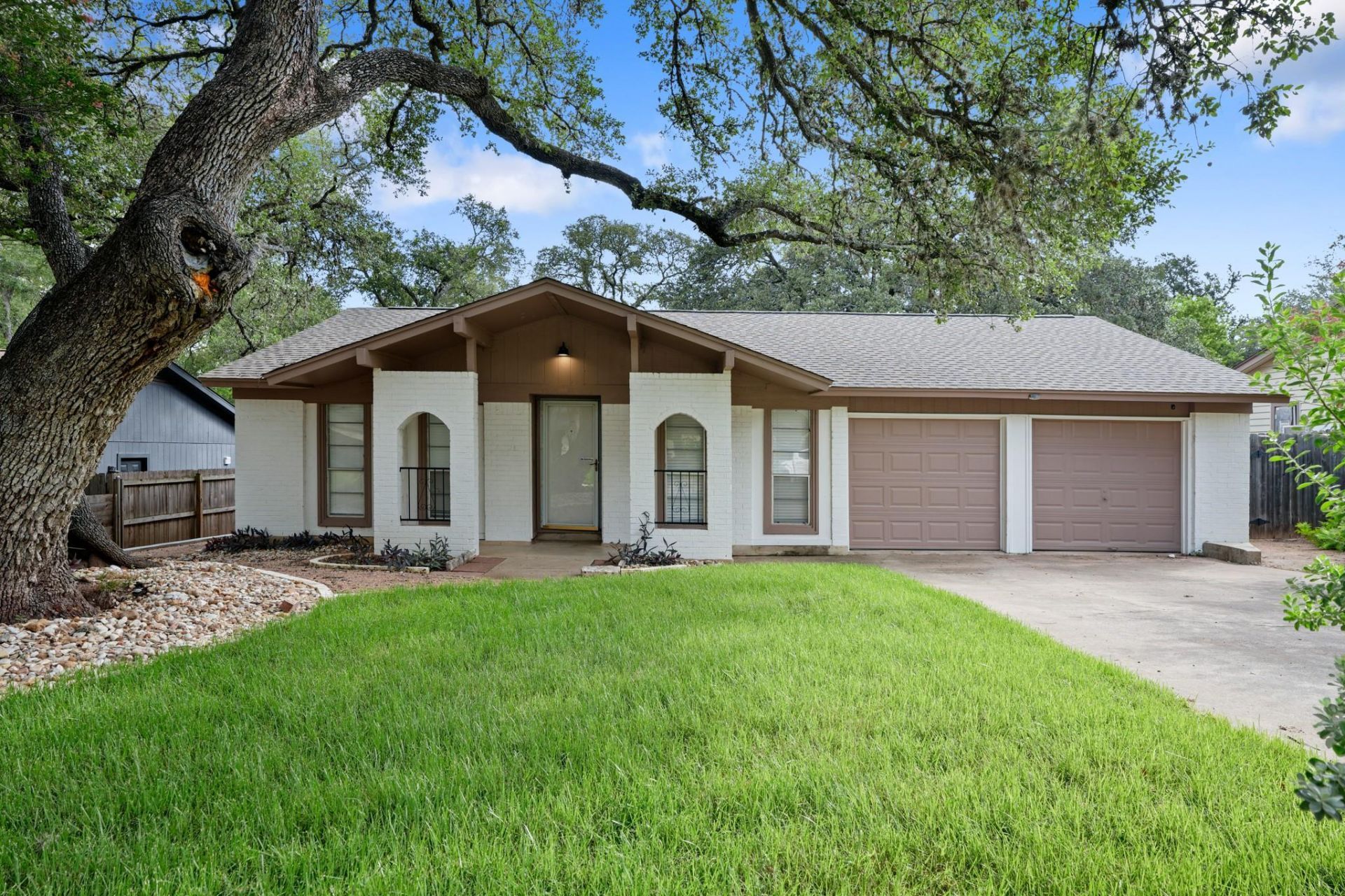 2600 Greenland Ln, Austin, TX 78745 Main Photo