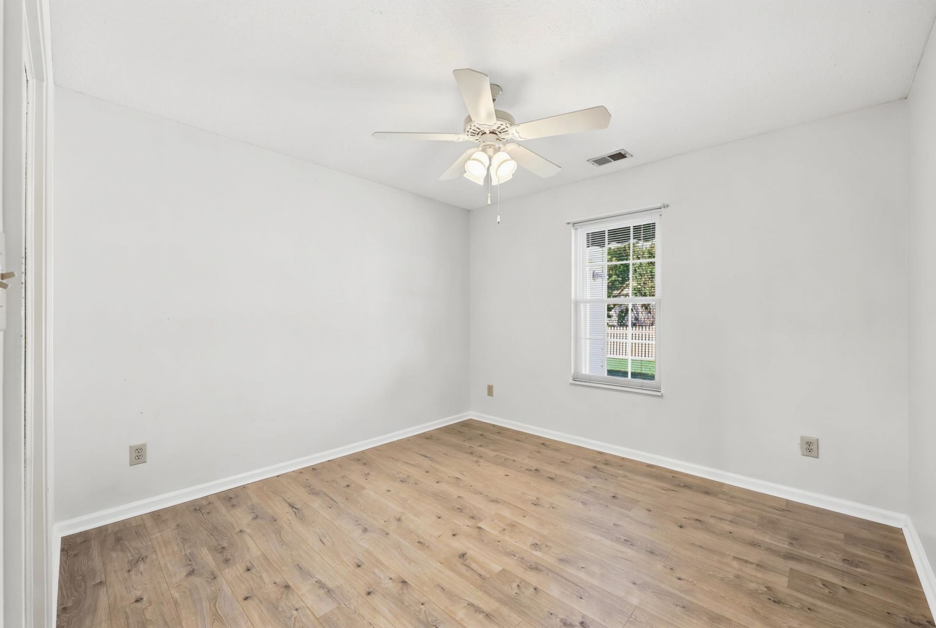 1624 Wood Thrush Dr. Photo 25
