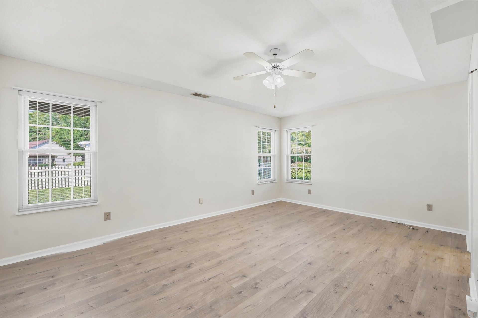 1624 Wood Thrush Dr. Photo 27