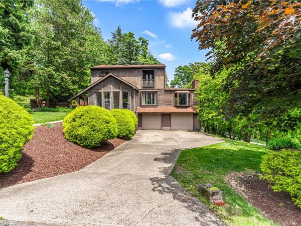 330 Klamath Dr, Pittsburgh, PA 15205