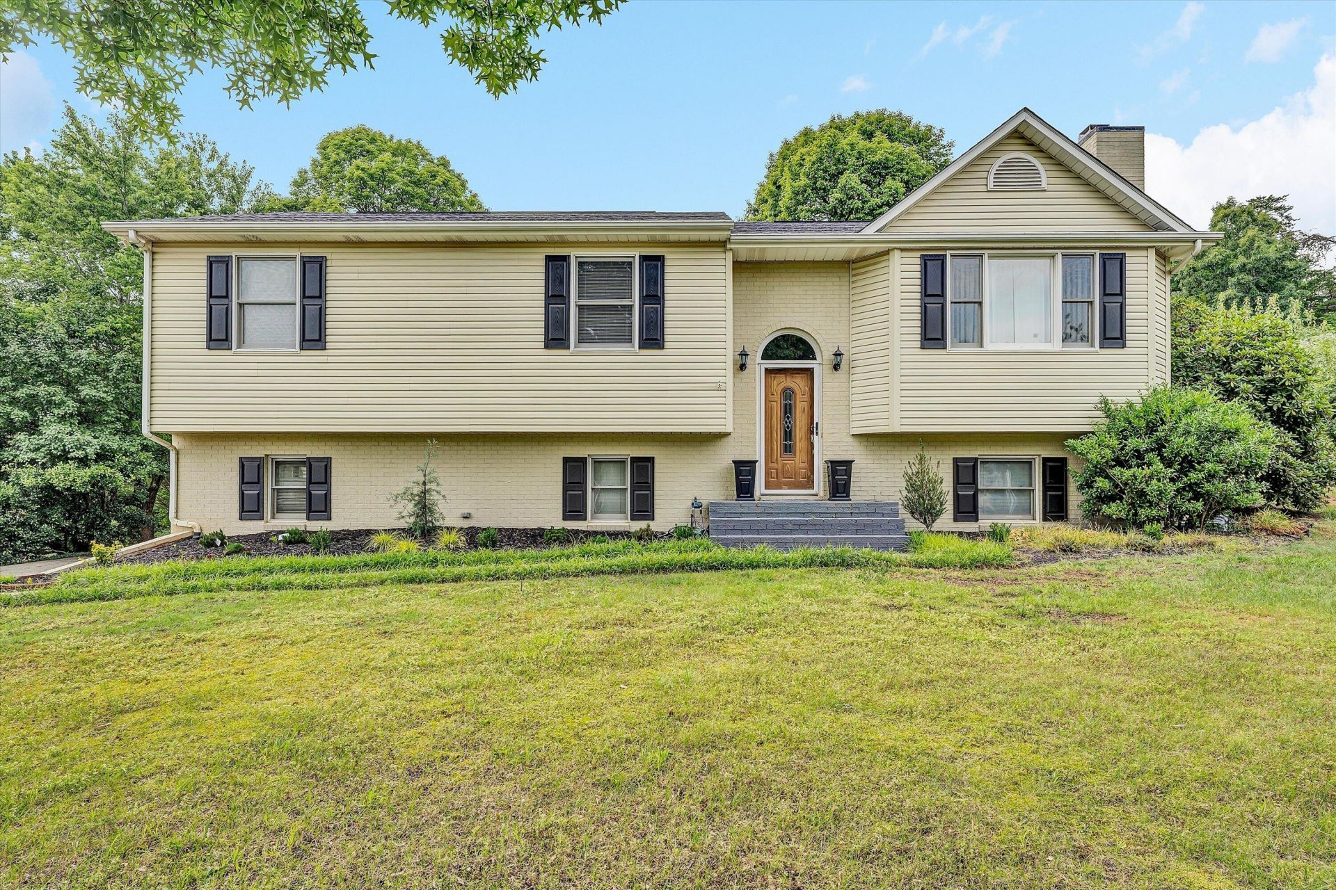 111 Barrington Ct, Hardy, VA 24101 Main Photo