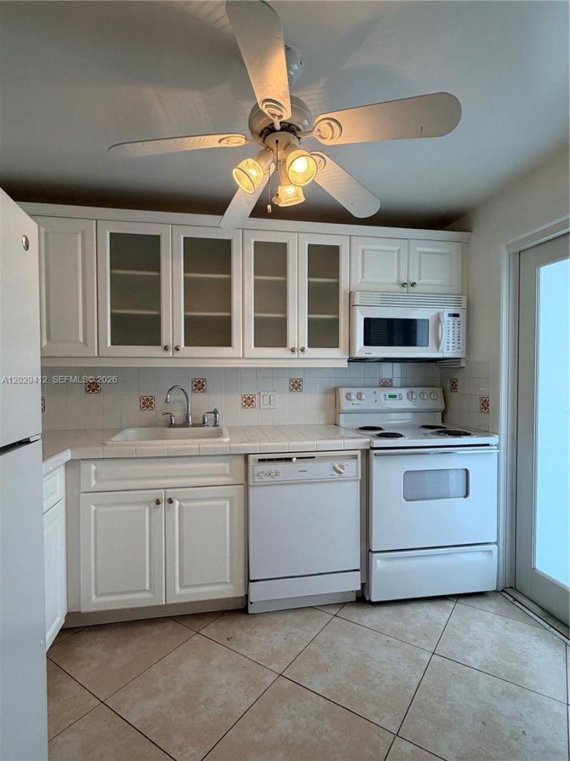 200 Galen Dr, Unit 110, Key Biscayne, FL 33149 Photo