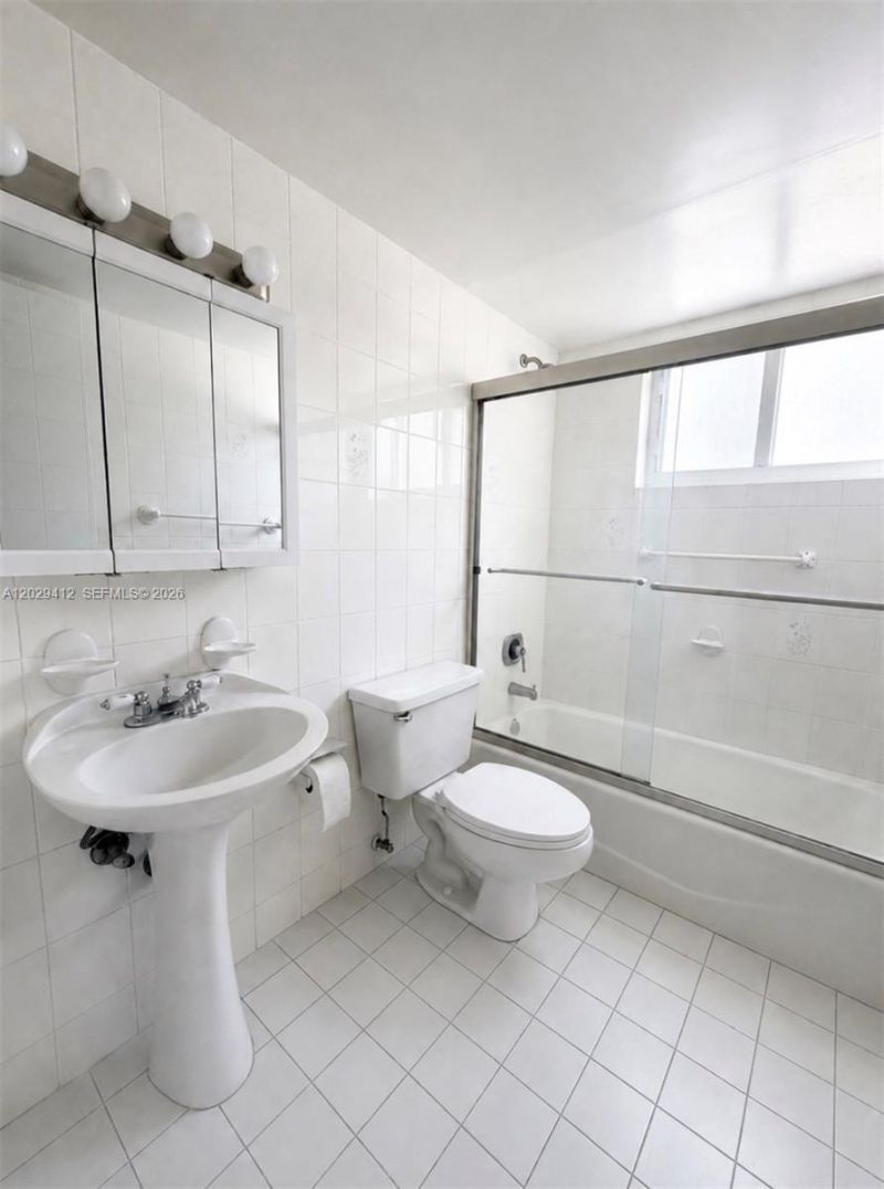 200 Galen Dr, Unit 110, Key Biscayne, FL 33149 Photo
