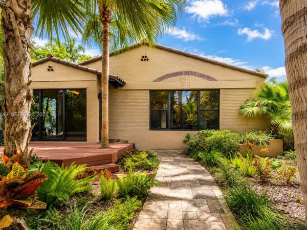 4230 Royal Palm Ave , Miami Beach, FL 33140
