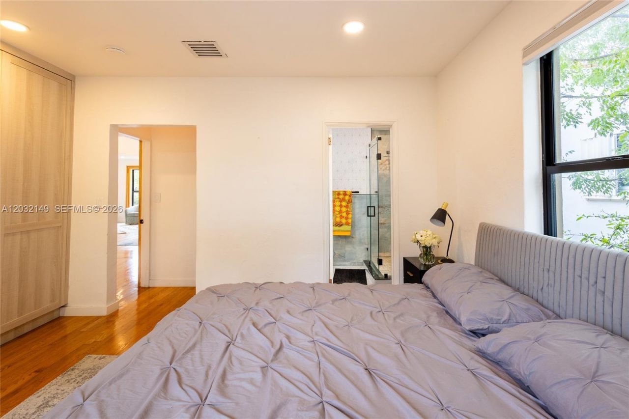 4230 Royal Palm Ave , Miami Beach, FL 33140 Photo