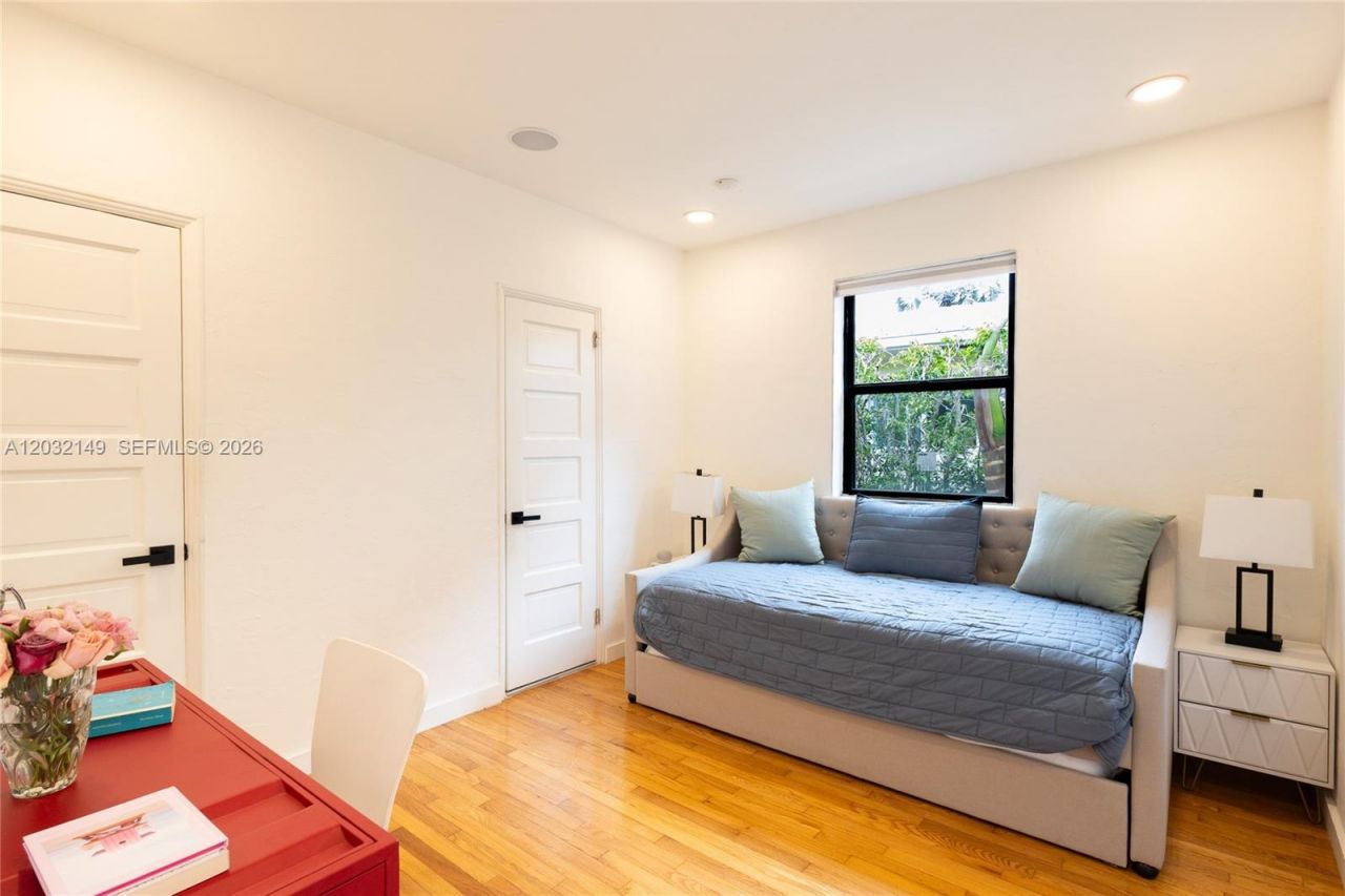 4230 Royal Palm Ave , Miami Beach, FL 33140 Photo