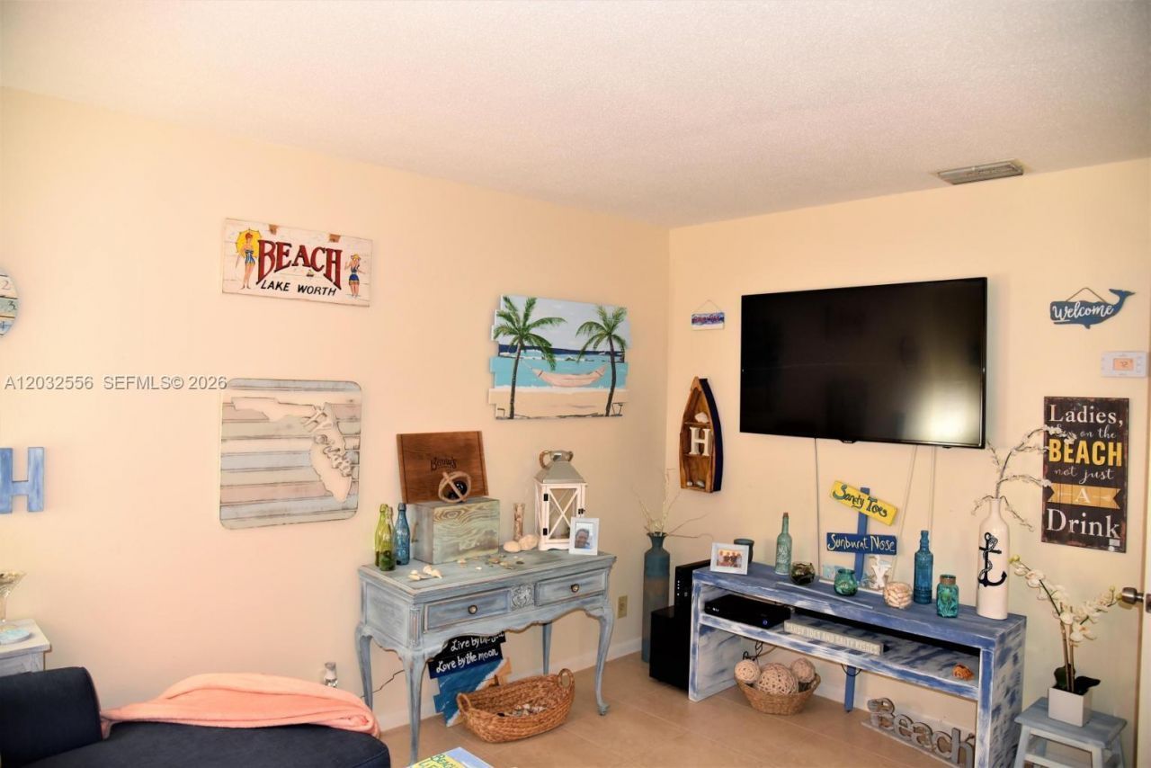 1008 N 18 Avenue, Lake Worth, FL 33460 Photo