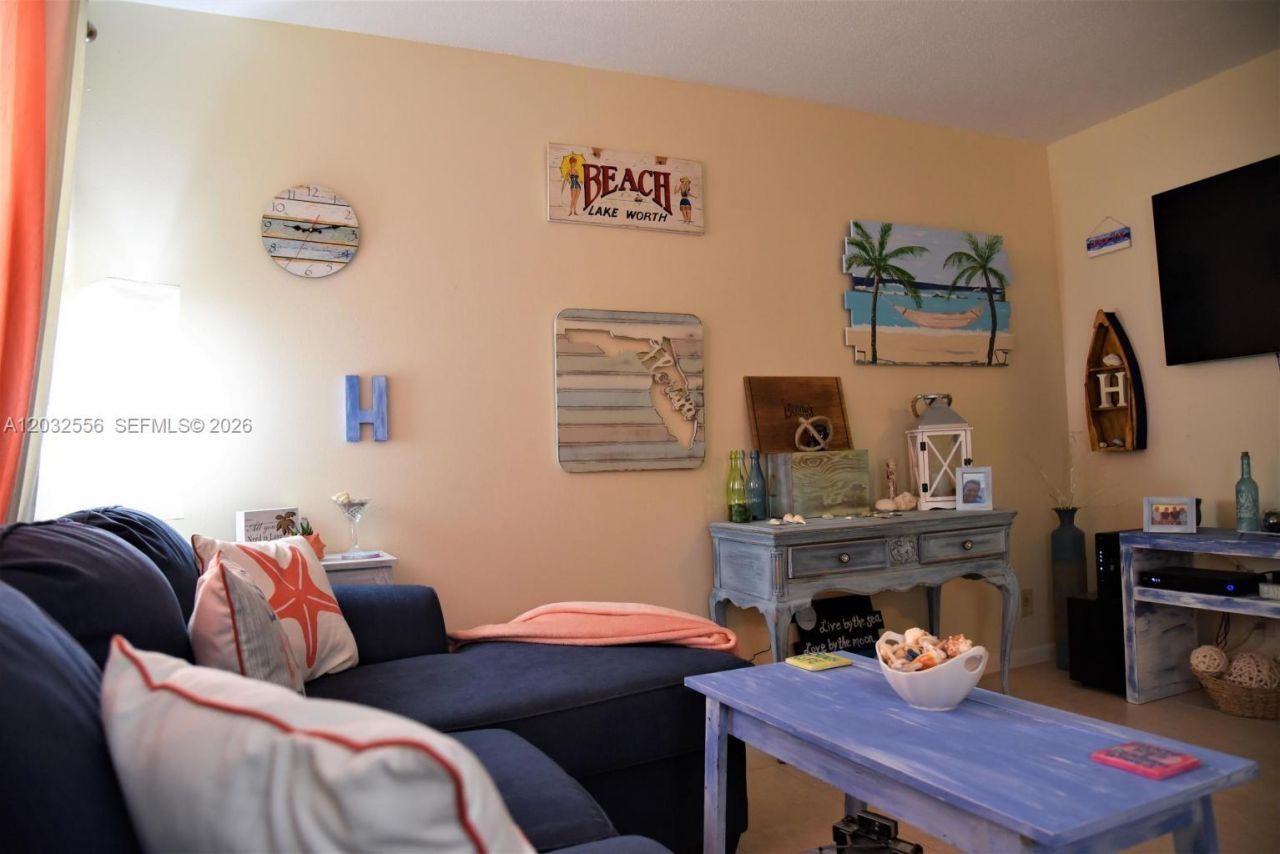 1008 N 18 Avenue, Lake Worth, FL 33460 Photo