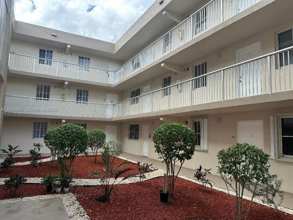 6175 NW 186th St, Unit 110, Hialeah, FL 33015