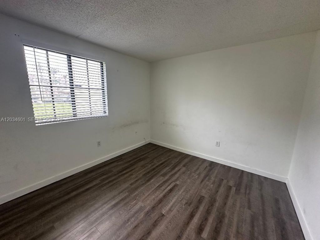 6175 NW 186th St, Unit 110, Hialeah, FL 33015 Photo