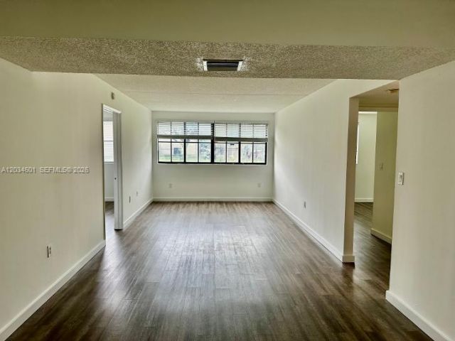 6175 NW 186th St, Unit 110, Hialeah, FL 33015 Photo