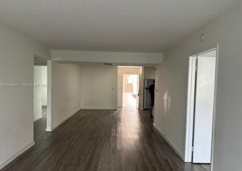 6175 NW 186th St , Unit 110, Hialeah, FL 33015 Photo
