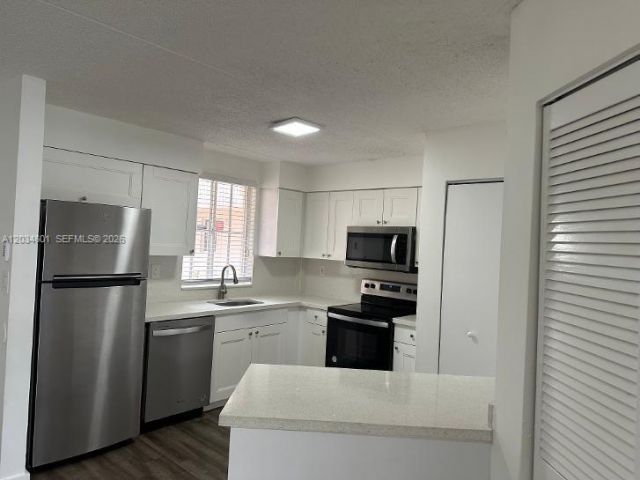 6175 NW 186th St, Unit 110, Hialeah, FL 33015 Photo
