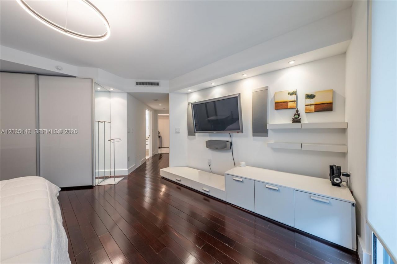 9401 Collins Ave , Unit 403, Surfside, FL 33154 Photo
