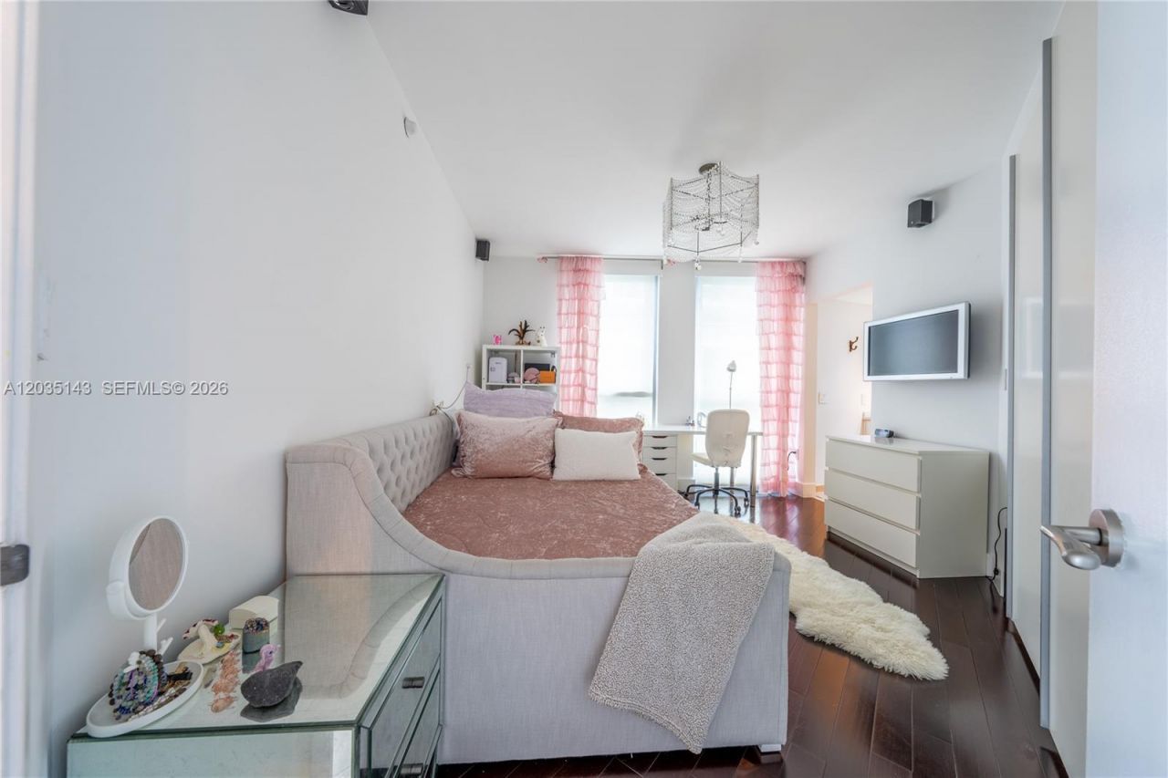 9401 Collins Ave , Unit 403, Surfside, FL 33154 Photo