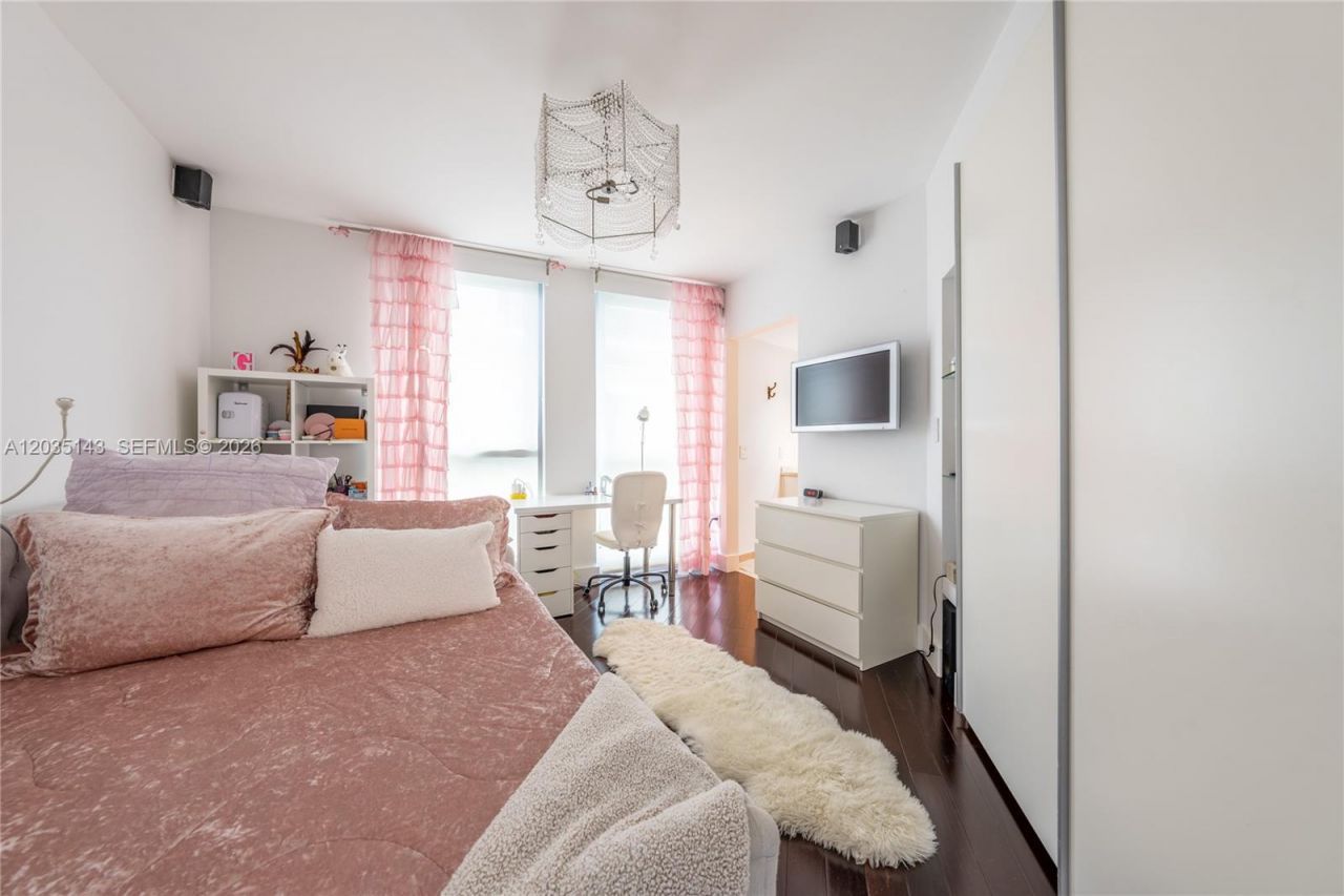 9401 Collins Ave , Unit 403, Surfside, FL 33154 Photo
