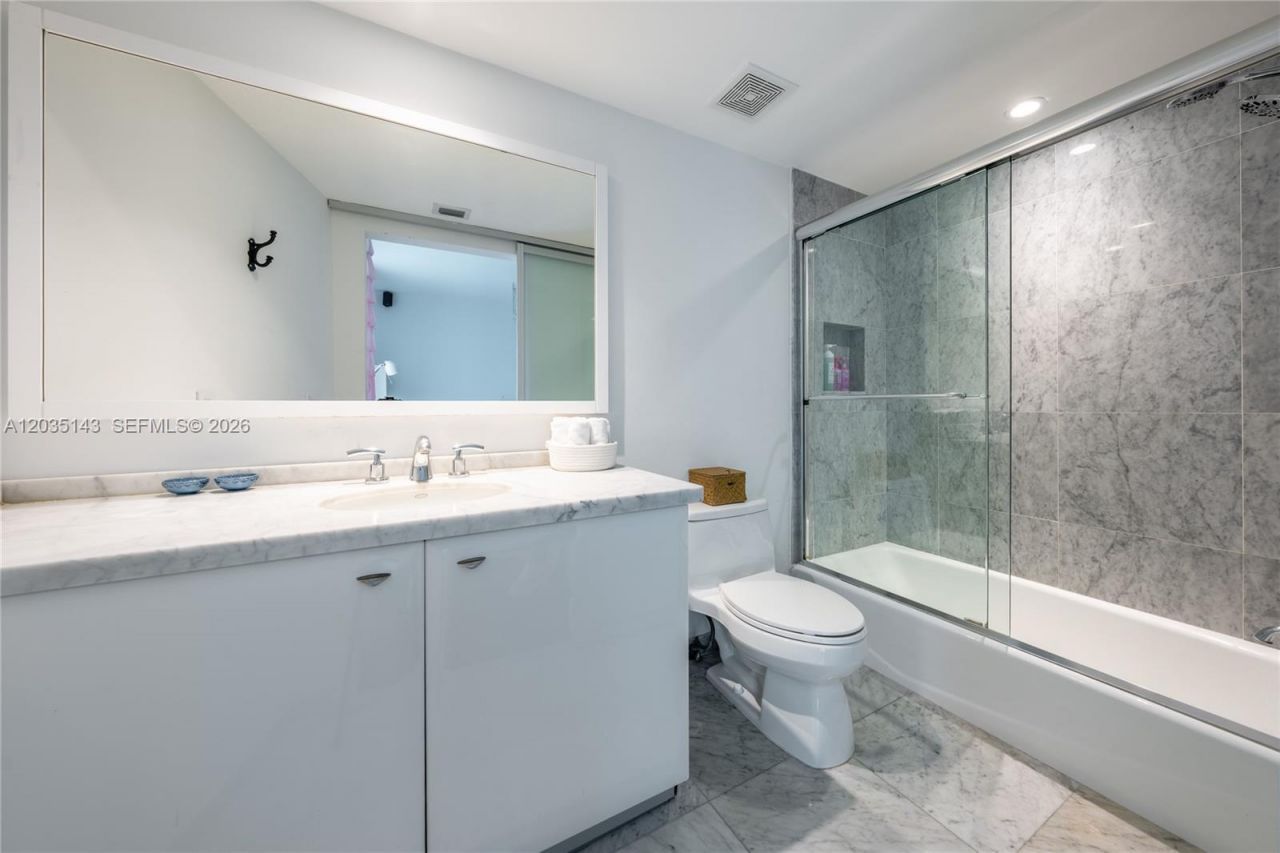 9401 Collins Ave , Unit 403, Surfside, FL 33154 Photo