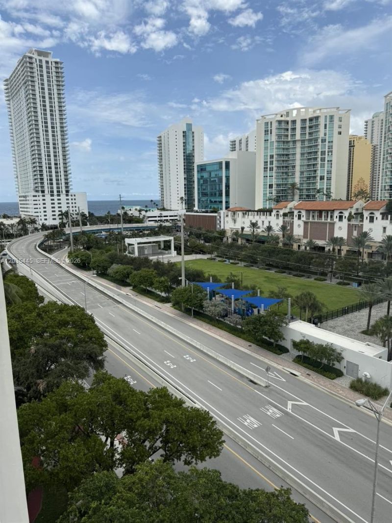 16909 N Bay Rd, Unit 1020, Sunny Isles Beach, FL 33160 Photo