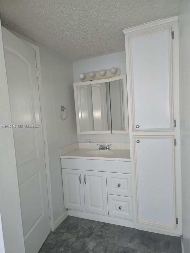 16909 N Bay Rd, Unit 1020, Sunny Isles Beach, FL 33160 Photo