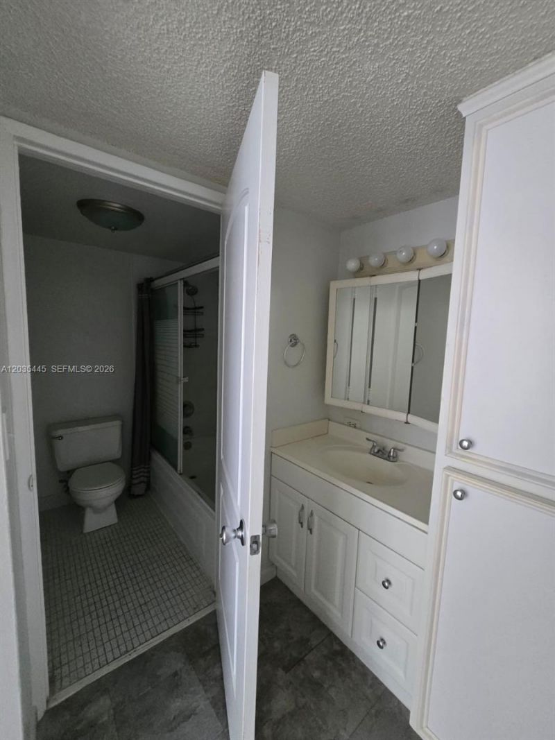 16909 N Bay Rd, Unit 1020, Sunny Isles Beach, FL 33160 Photo