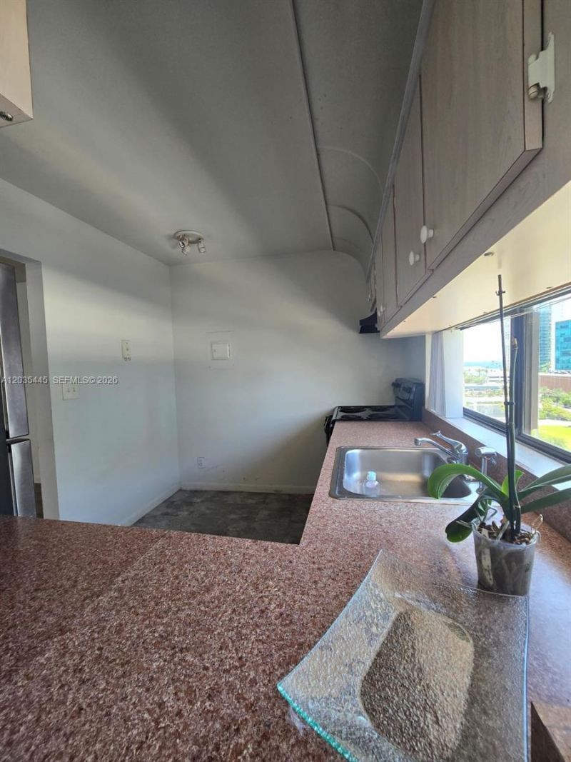16909 N Bay Rd, Unit 1020, Sunny Isles Beach, FL 33160 Photo