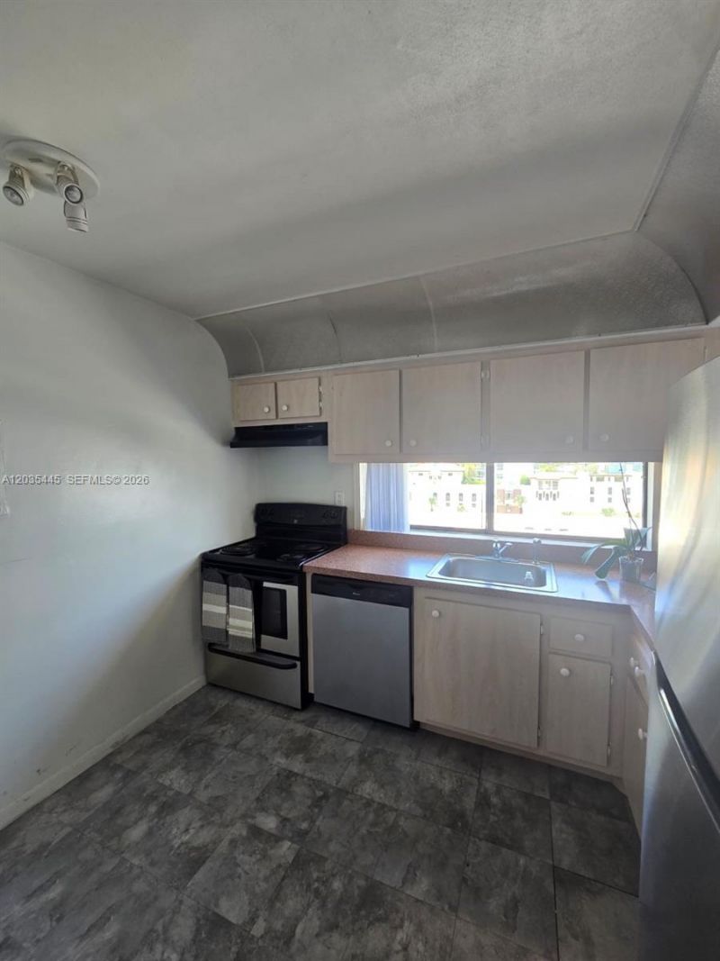 16909 N Bay Rd, Unit 1020, Sunny Isles Beach, FL 33160 Photo