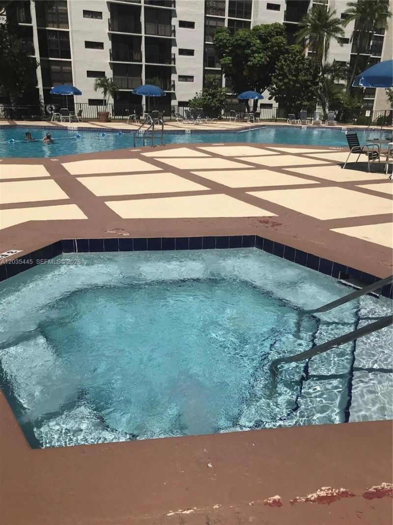 16909 N Bay Rd, Unit 1020, Sunny Isles Beach, FL 33160 Photo