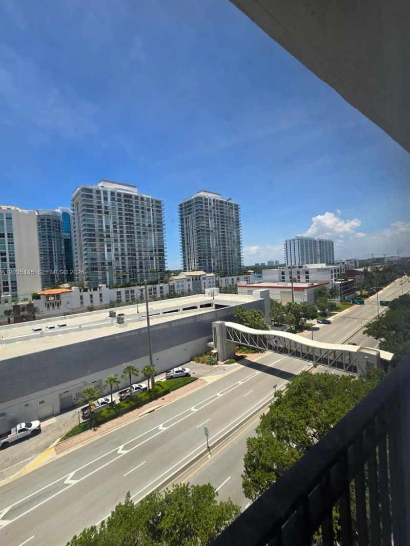 16909 N Bay Rd, Unit 1020, Sunny Isles Beach, FL 33160 Photo