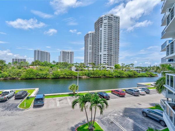 20505 E Country Club Dr , Unit 331, Aventura, FL 33180