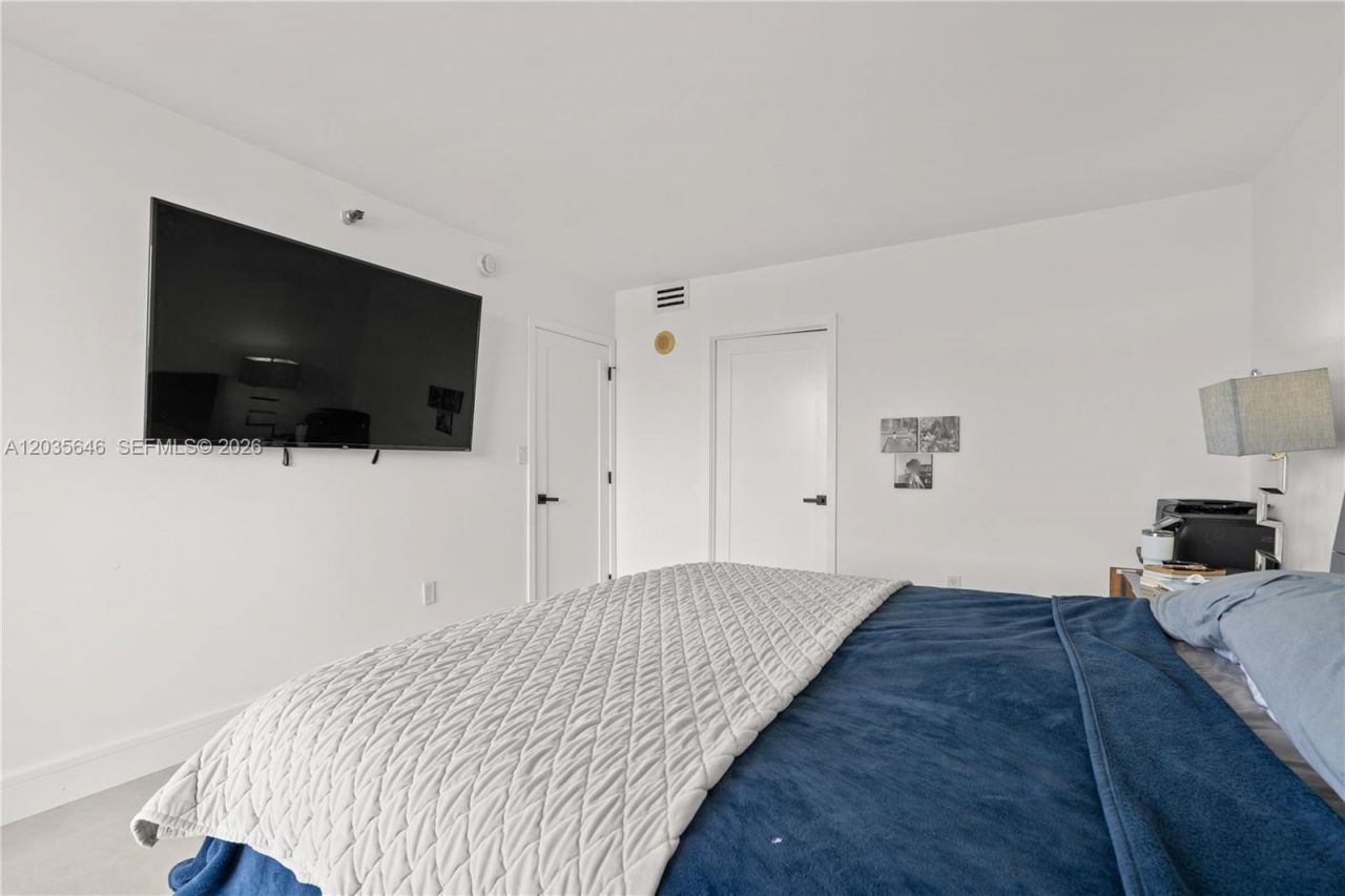 20505 E Country Club Dr , Unit 331, Aventura, FL 33180 Photo