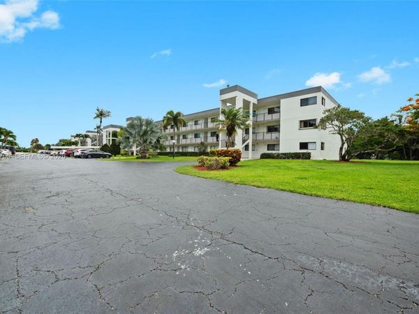 5598 Witney Dr , Unit 214, Delray Beach, FL 33484