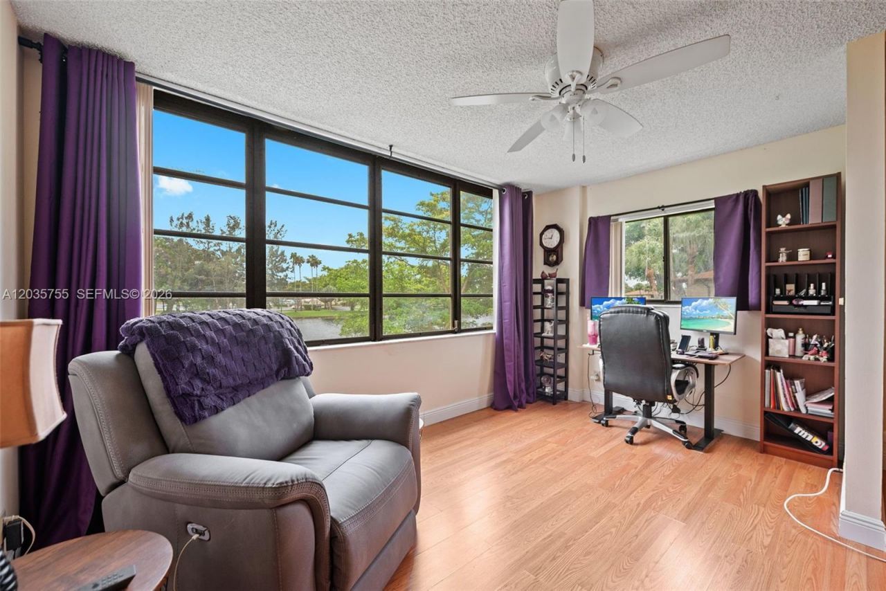 5598 Witney Dr, Unit 214, Delray Beach, FL 33484 Photo