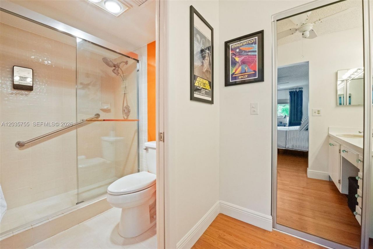 5598 Witney Dr, Unit 214, Delray Beach, FL 33484 Photo