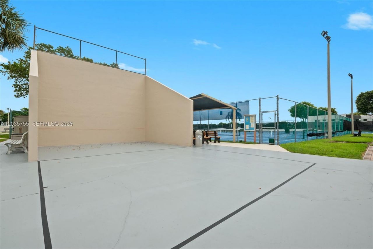 5598 Witney Dr, Unit 214, Delray Beach, FL 33484 Photo