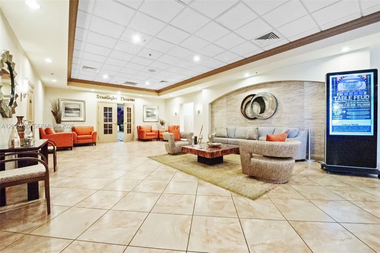 5598 Witney Dr, Unit 214, Delray Beach, FL 33484 Photo