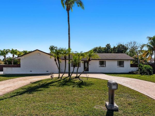 12900 SW 189th St , Miami, FL 33177