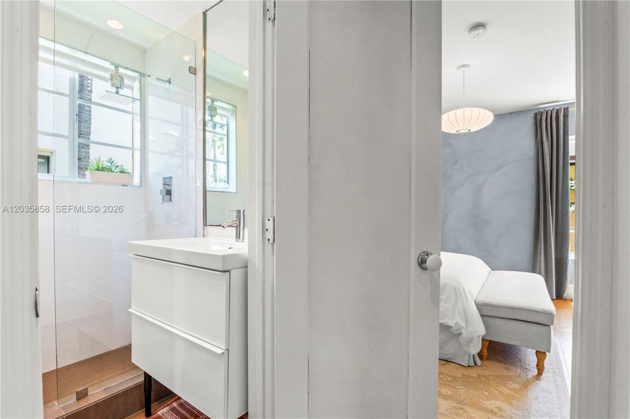 1570 Meridian Ave, Unit 8, Miami Beach, FL 33139 Photo